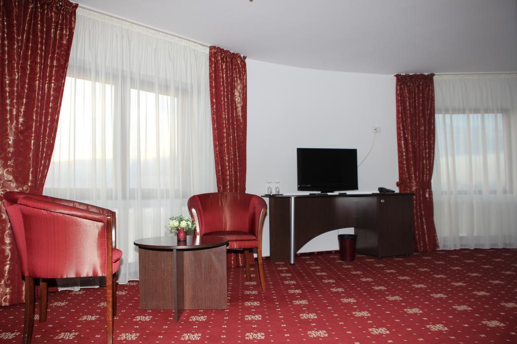 Hotel Royal 2 Urziceni Pokoj fotografie