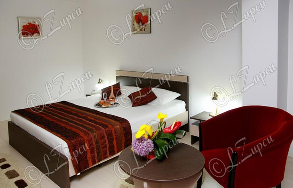Hotel Royal 2 Urziceni Pokoj fotografie