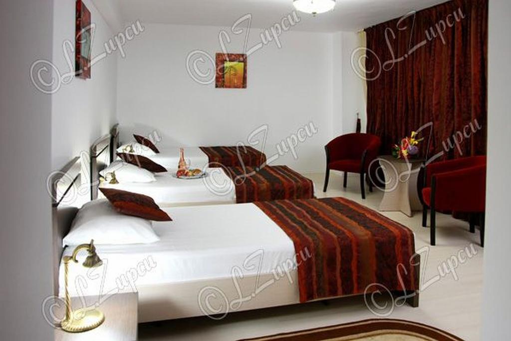 Hotel Royal 2 Urziceni Pokoj fotografie